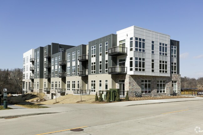 Foto del edificio - RiverHeath