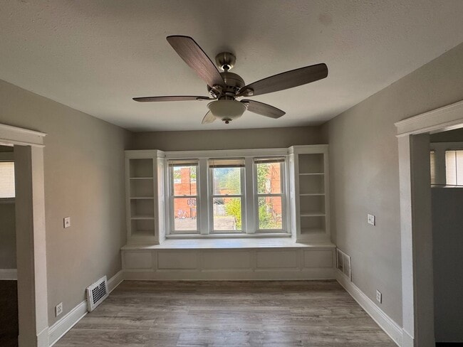 Foto del edificio - 2773 E 117th St