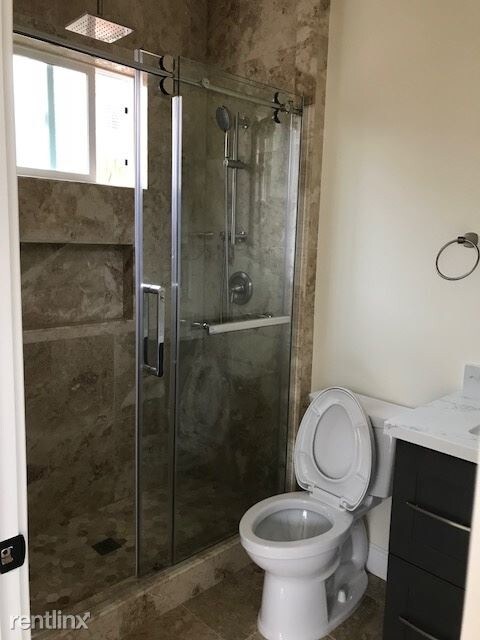 Foto del edificio - 16405 Mahogany St