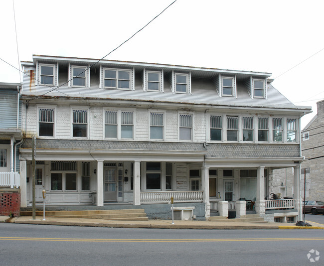 Building Photo - 25 - 31 E Main St