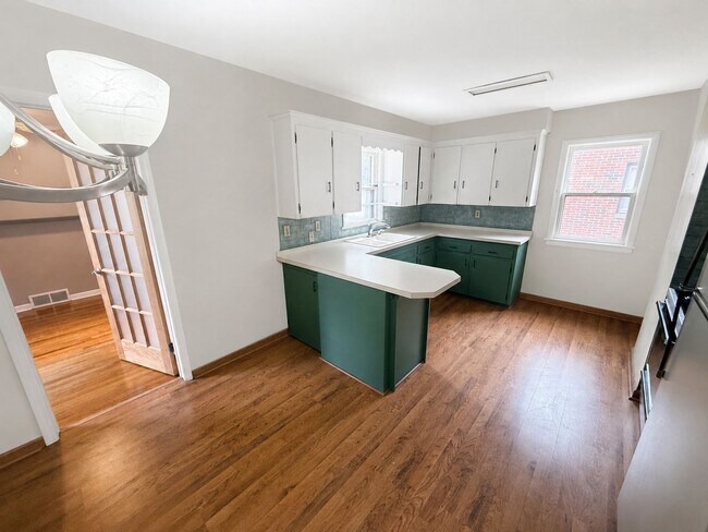 Building Photo - 24550 Puritan Ave