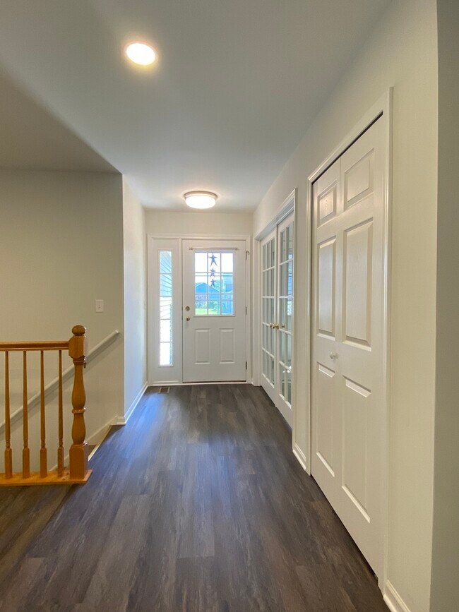 Building Photo - 5363 Danbury Cir