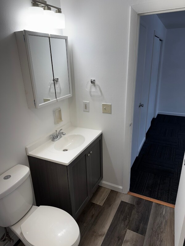 Foto del edificio - 460 Wells Dr