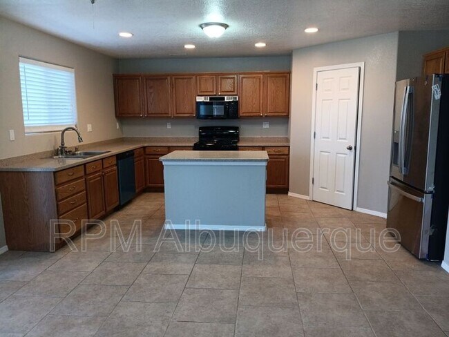Building Photo - 6523 Avenida Madrid NW