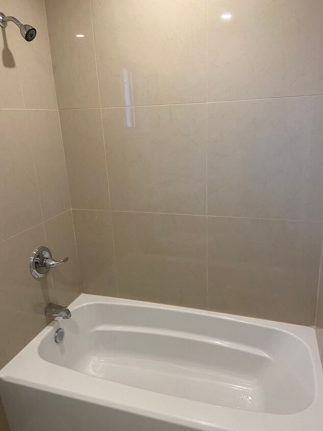 Foto principal - 2375 Notre Dame Blvd