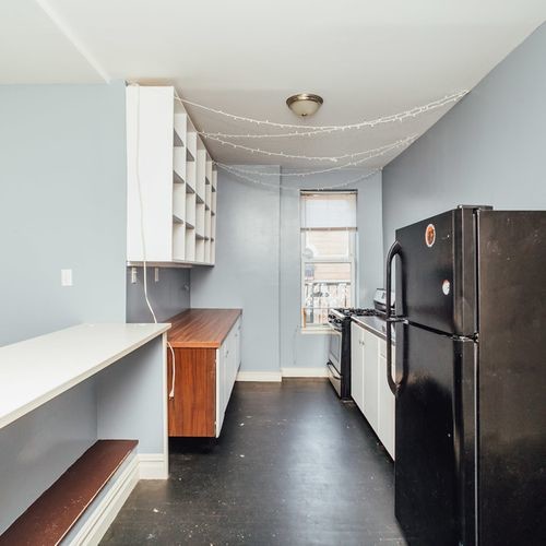 Building Photo - 308 Bleecker St