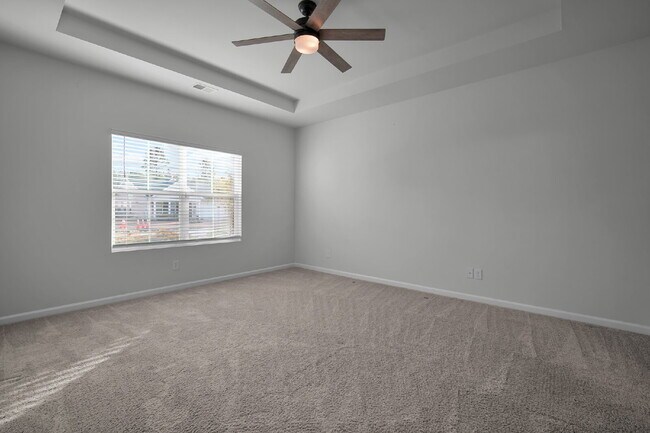 Building Photo - Beautiful home located in The Commons subdivision