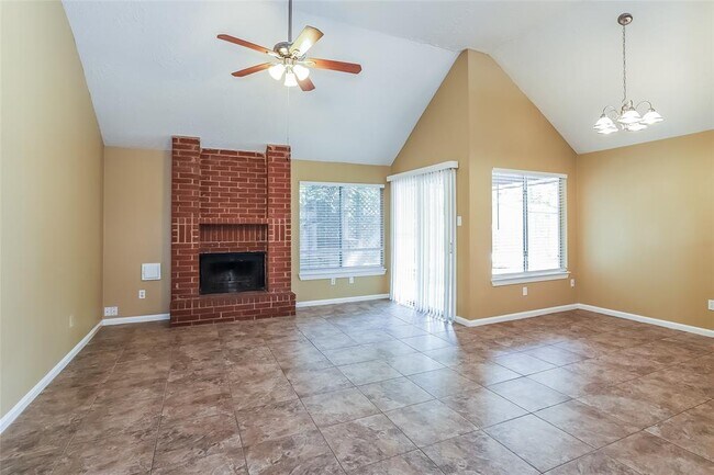 Building Photo - 3523 Grove Oaks Dr