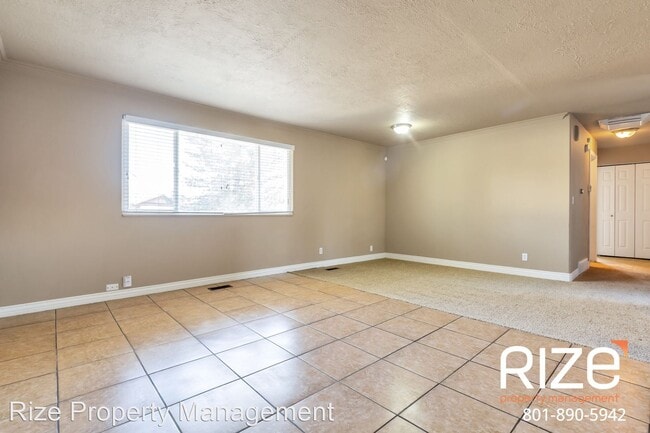 Building Photo - 5 br, 3 bath House - 556 N New Star Dr