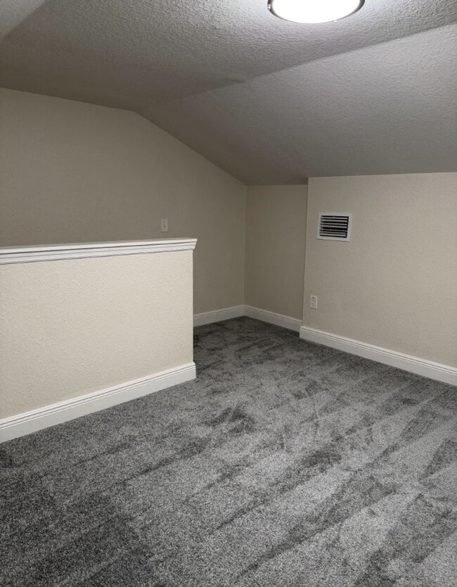 Building Photo - 5150 SE 103rd Ln