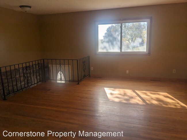 Building Photo - 3 br, 1.5 bath House - 1708 W 17th