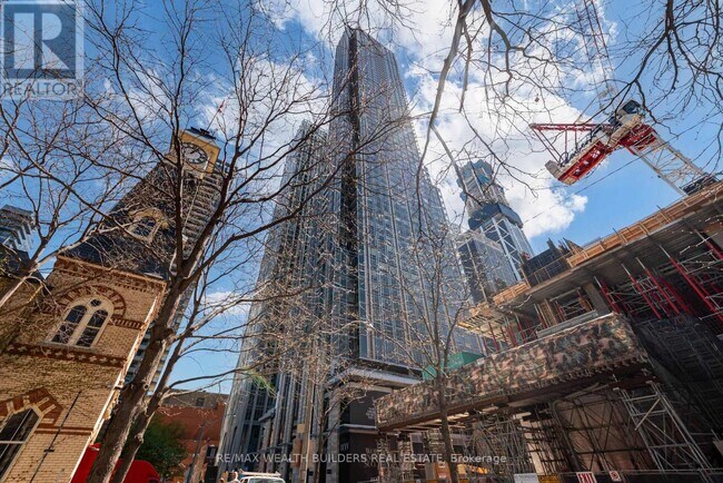 Photo du bâtiment - 11 Yorkville Ave