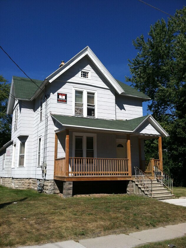 Scott, 812 Apartment for Rent in Oshkosh, WI