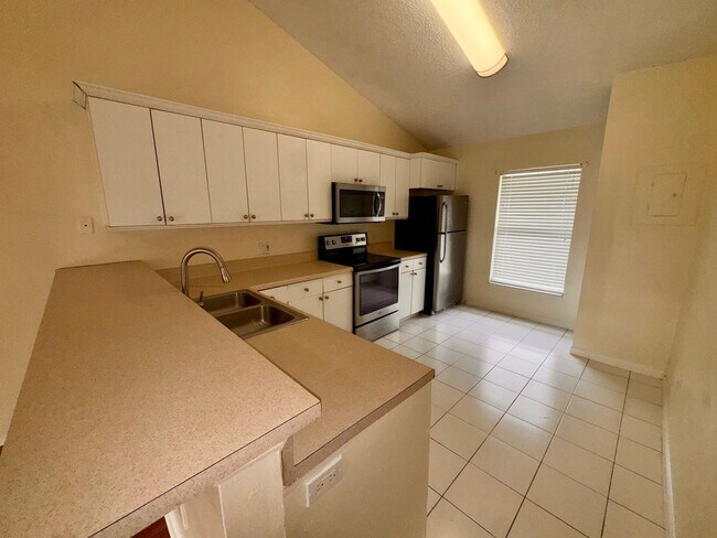 Foto del edificio - 3651 N Goldenrod Rd
