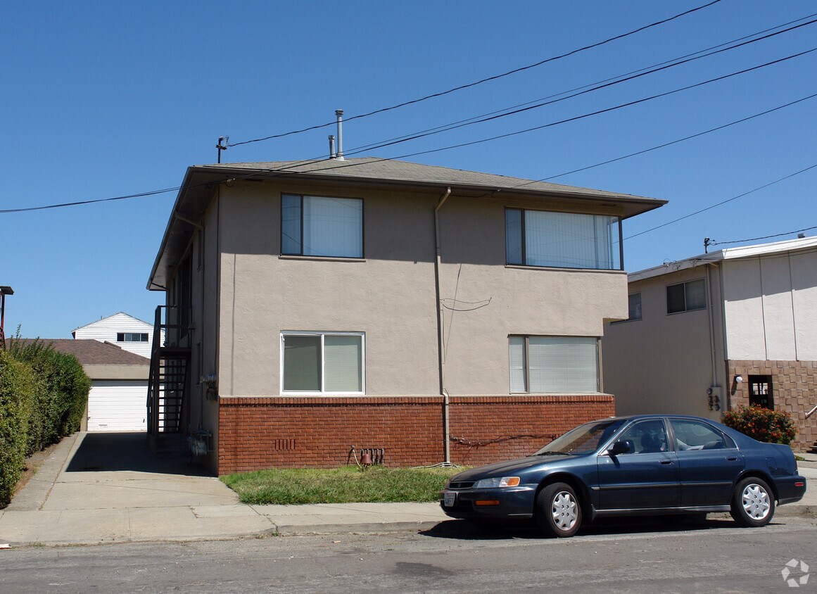 Foto del edificio - 3309 Nevin Ave