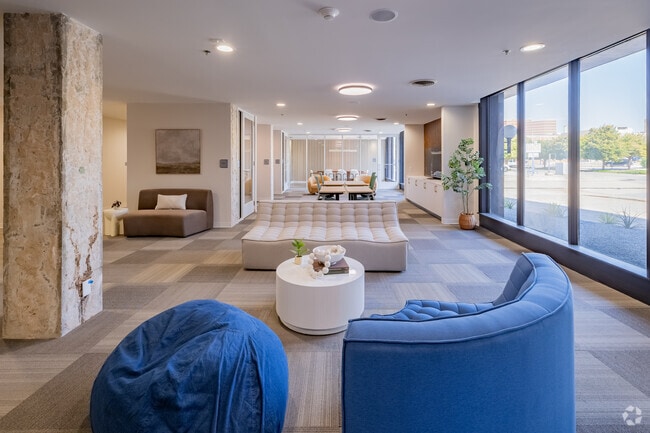 Resident Lounge - The Pulse