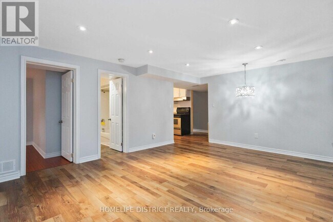 Building Photo - 2 Bushford St