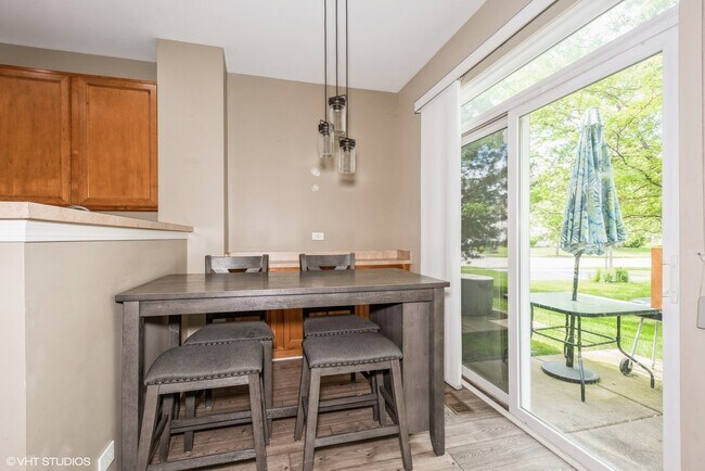 Building Photo - 2115 Pembridge Dr