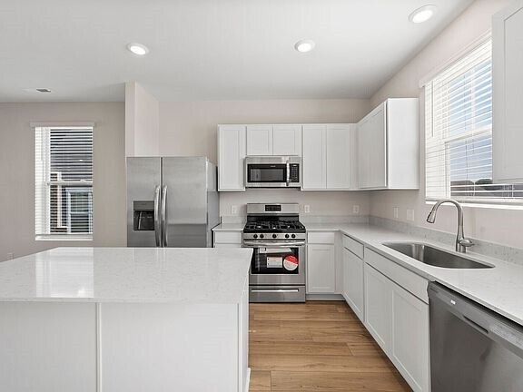 Foto del edificio - 2705 Fordham St