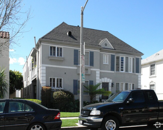 Building Photo - 225 S Elm Dr