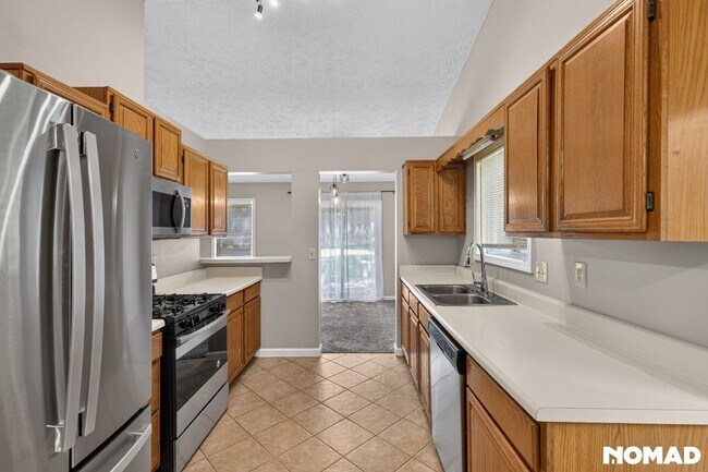 Foto del edificio - 933 River Rock Dr