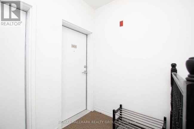 Building Photo - 314 Everest Private