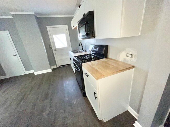 Building Photo - 2329 Jarboe St