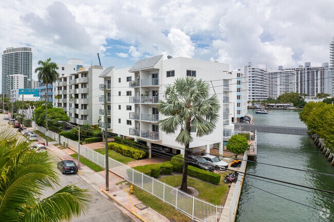 Arcadia Condominiums