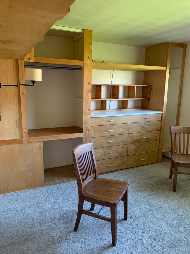 study or bedroom 3 - 6450 Pheasant Rd