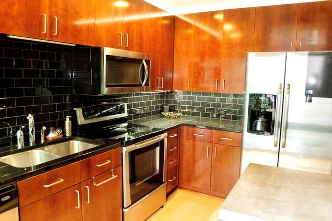 Foto del edificio - 1700 Bassett St