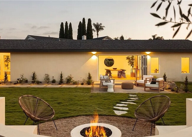 Foto del edificio - 3499 San Rafael Cir