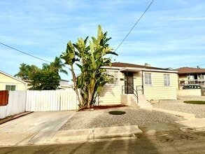 Building Photo - 6724-6726 S Elman St