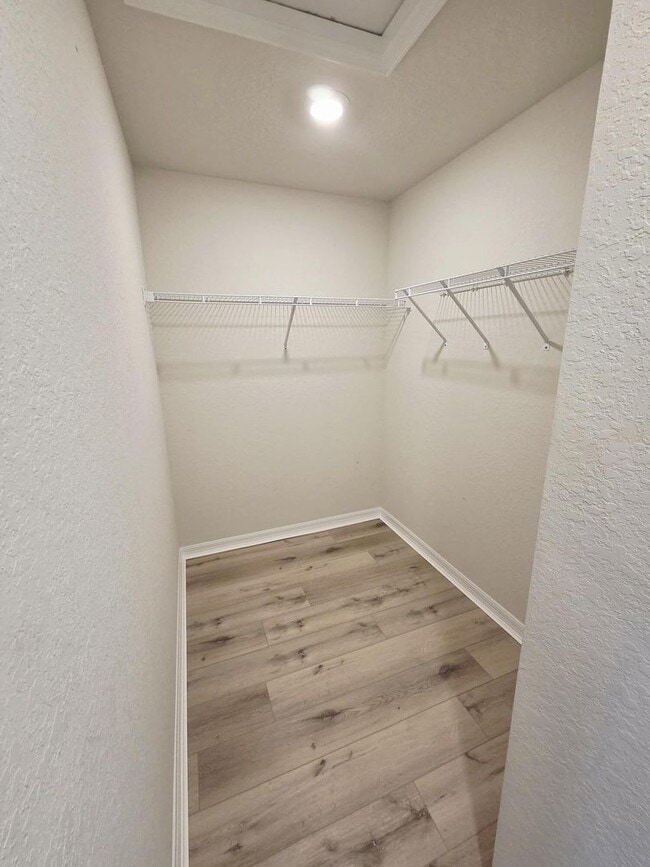 Foto del edificio - 3213 Watercress Dr