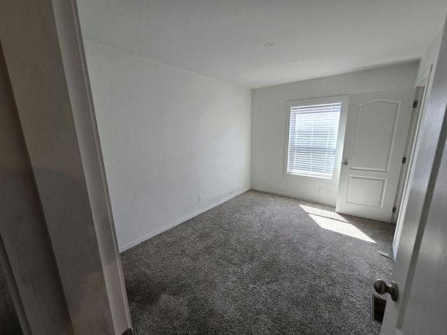 Building Photo - 6105 E Sahara Ave