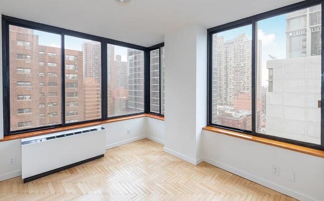 Building Photo - 300 E 93rd St
