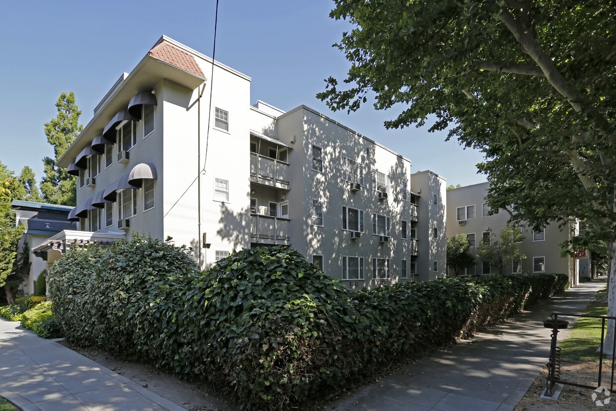 Building Photo - Crisler Apartments