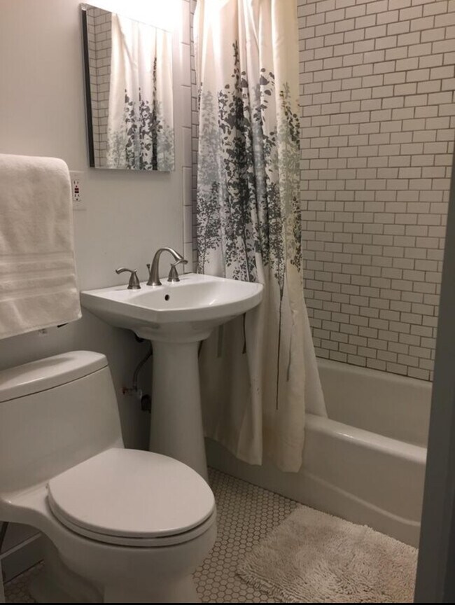 Foto del edificio - 2528 W Ardmore Pl