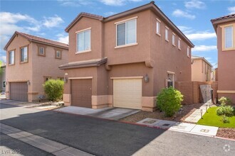 Building Photo - 655 Calamus Palm Pl