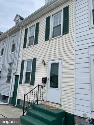 Building Photo - 758 Wallace St