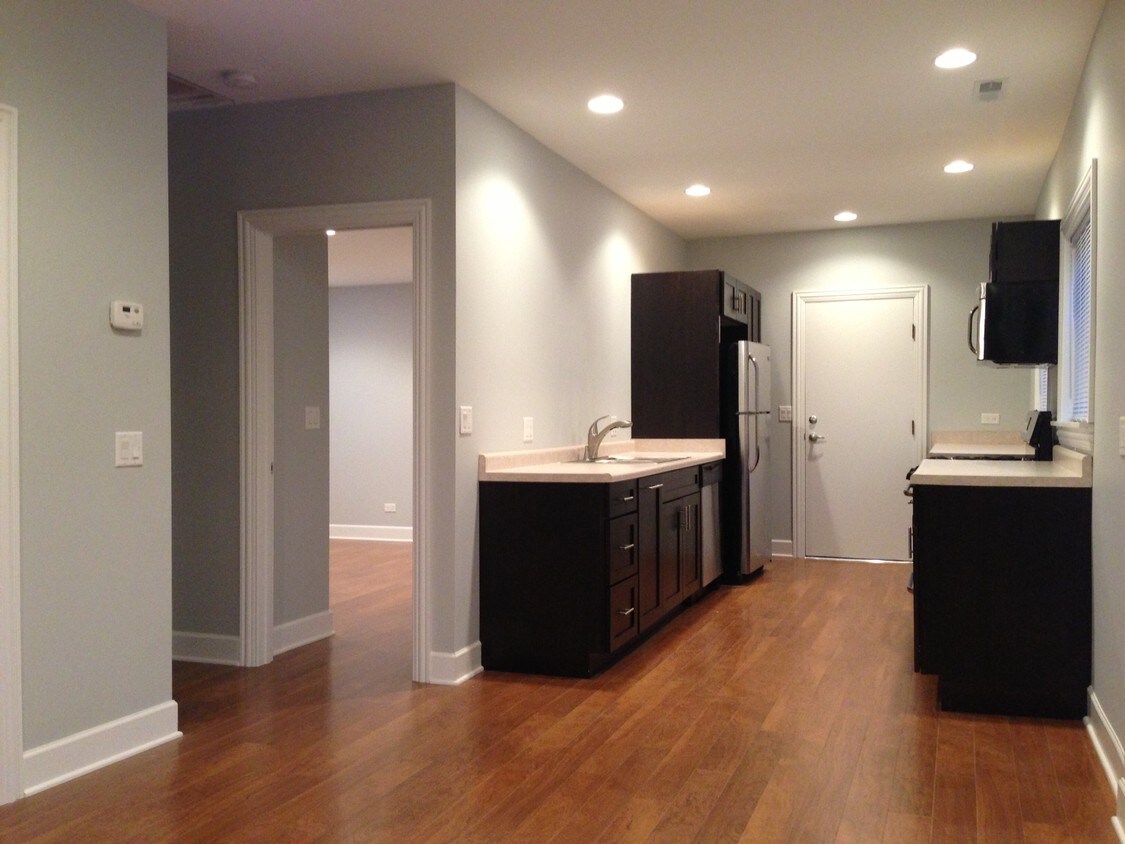 Foto principal - 3153 S Wells St