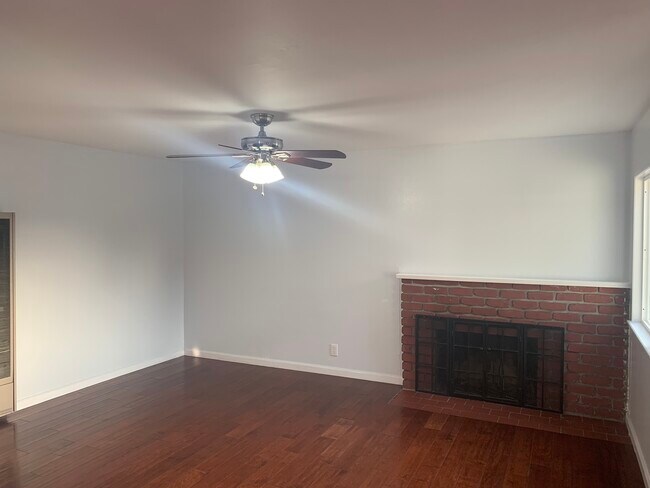 Building Photo - 1892 Naples Dr