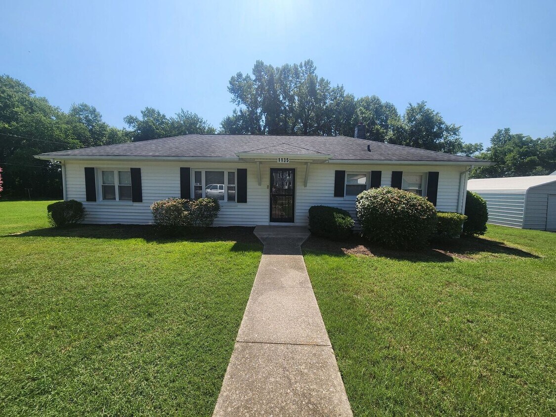 Foto principal - 3 bedroom house
