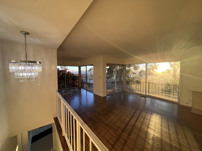 Foto del edificio - 490 Starlight Crest Dr