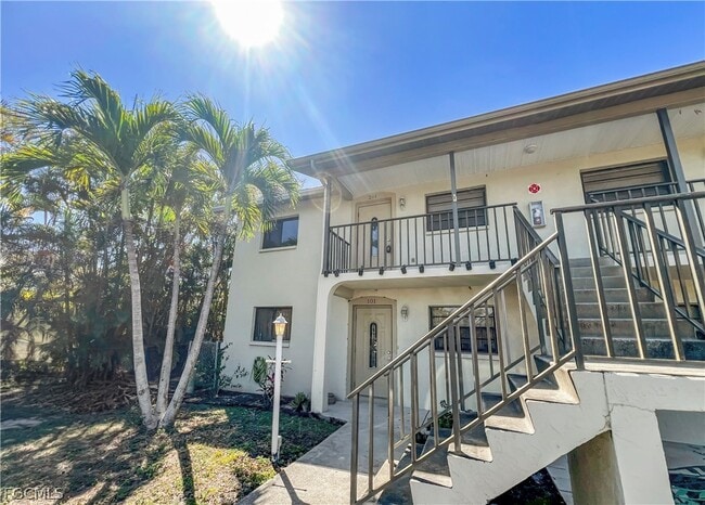 Building Photo - 4530 SW 10th Ave