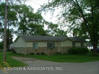 Primary Photo - 8139 Grand River Rd
