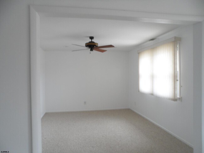 Foto del edificio - 447 Berkshire Dr