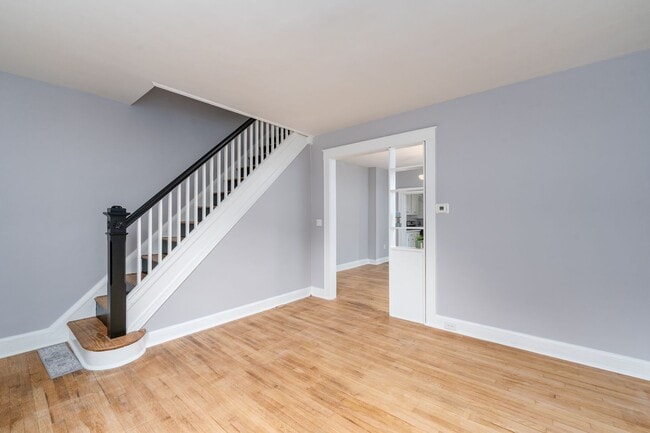 Building Photo - 737 E 37th St
