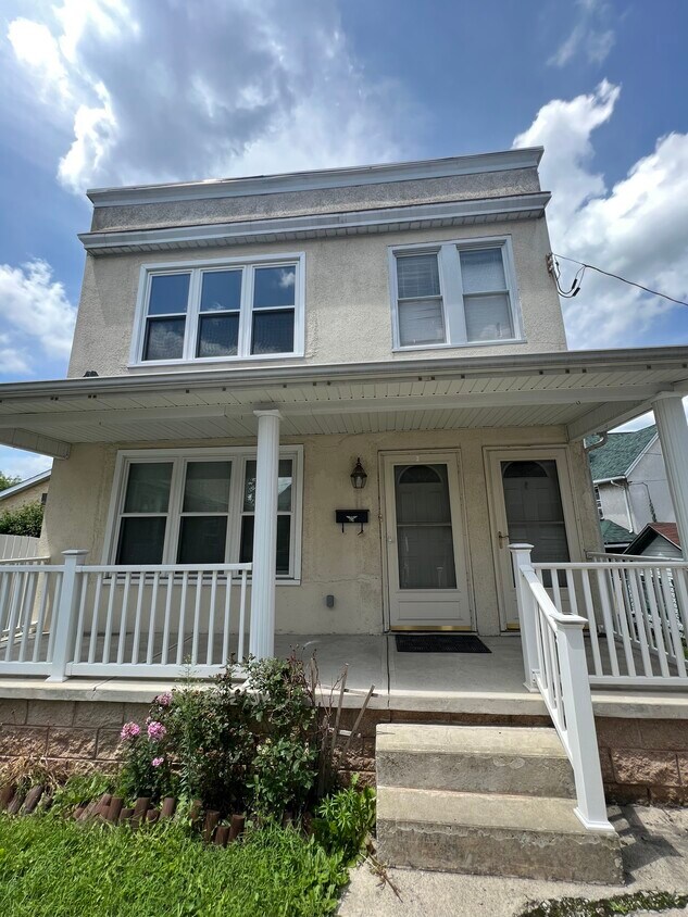 323 N Blakely St Unit 1, Dunmore, PA 18512 Apartments in Dunmore, PA