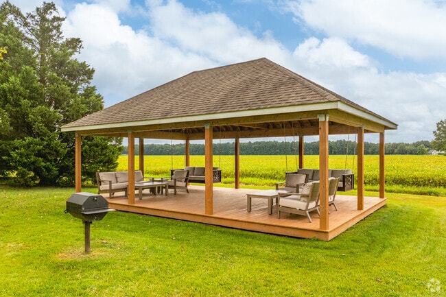 Pavilion - Woods Crossing Apartments