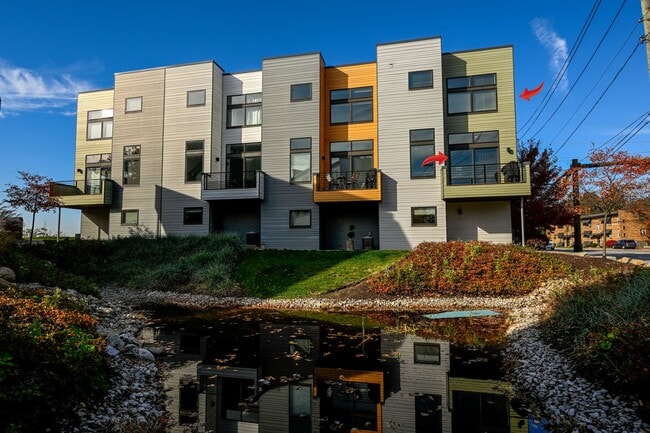 Building Photo - 18875 Riversouth Terrace